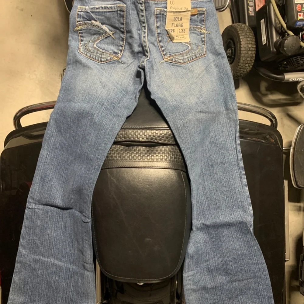 Silver Jeans - Picture 2 of 3